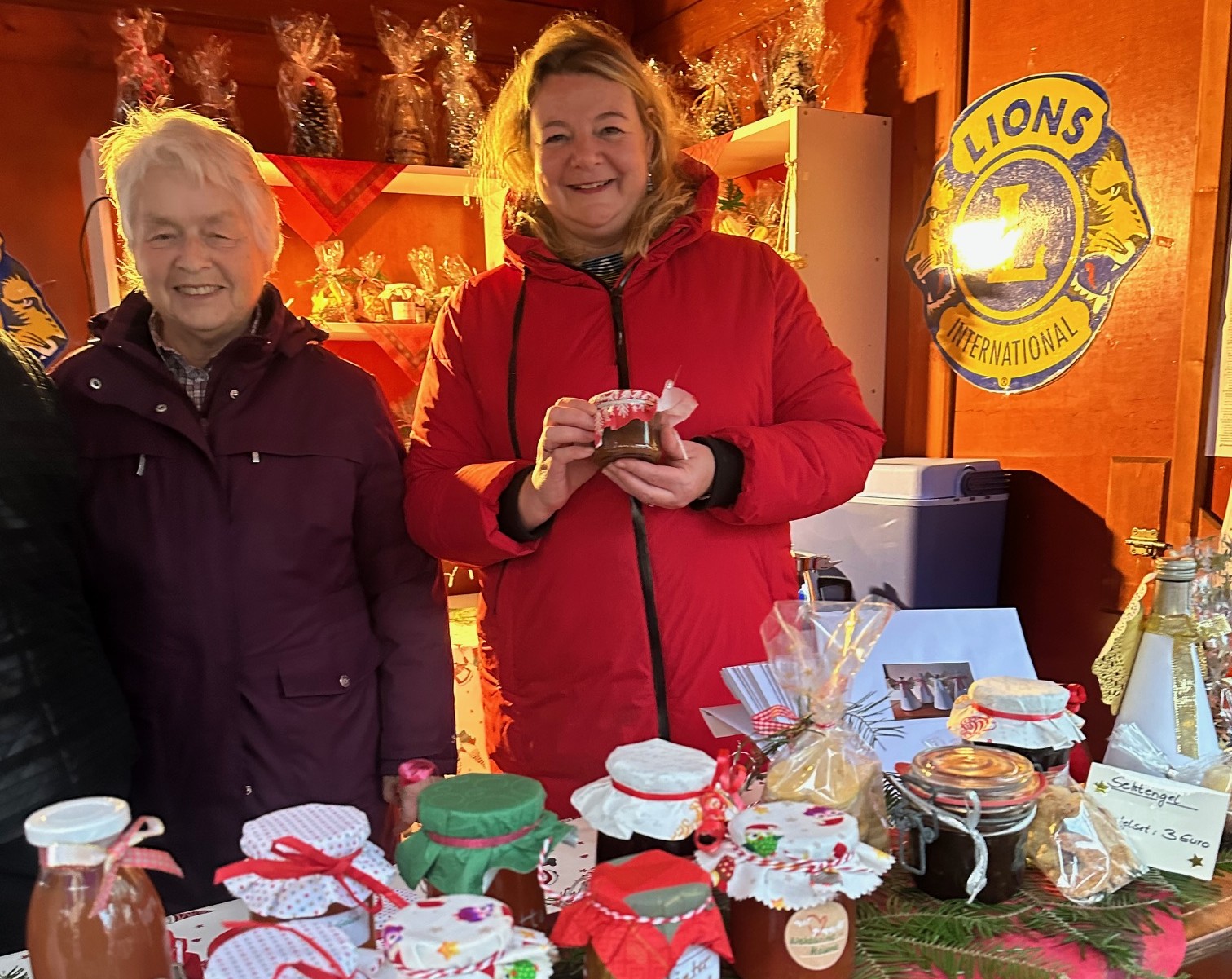 Lionsstand auf dem Weihnachtsmarkt