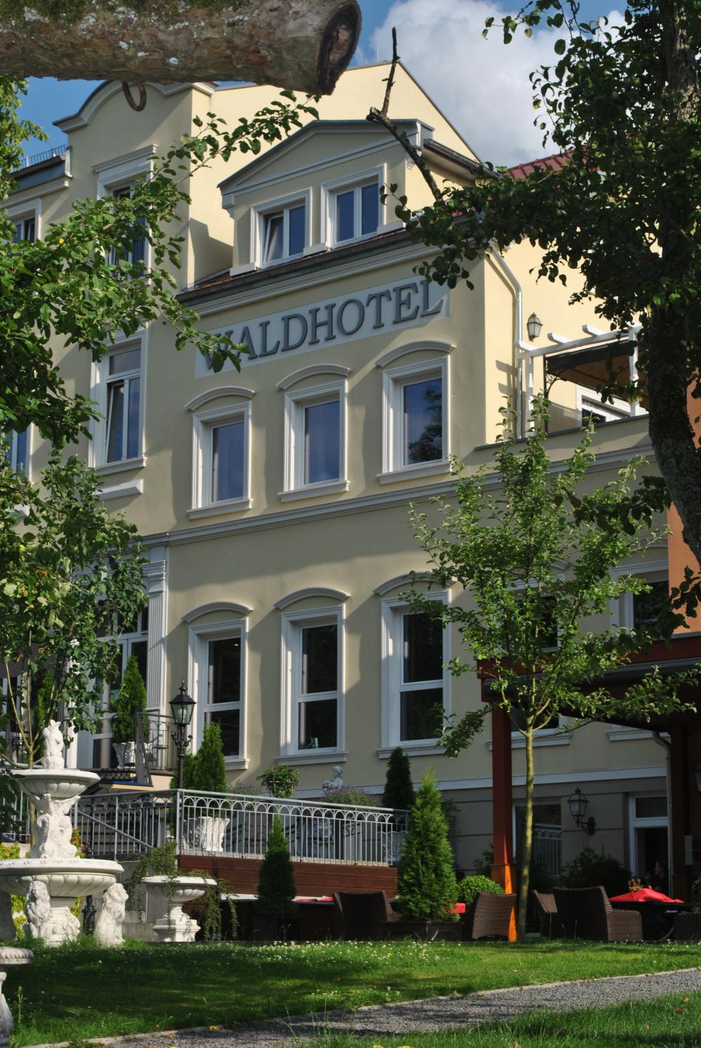 Waldhotel